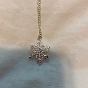 Snowflake necklace
